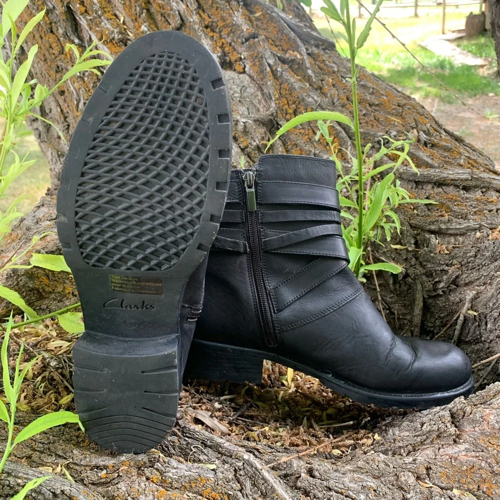 CLARKS• WOMENS ANKLE BOOTS WITH STRAPS•SIZE 11 M - Picture 5 of 6